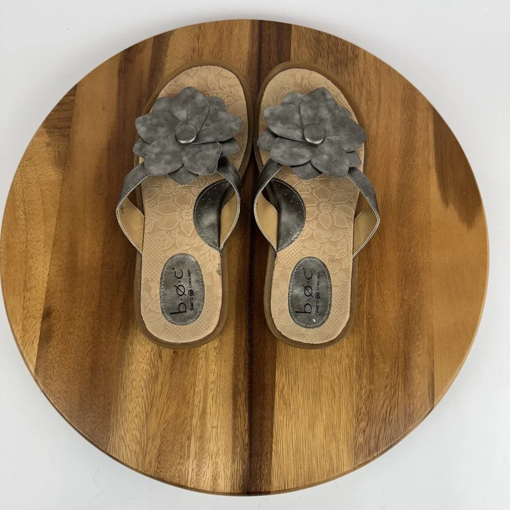 Womens BOC Metallic Gray Leather Flower Thong Casual Flip Flops Sandals Size 9 M